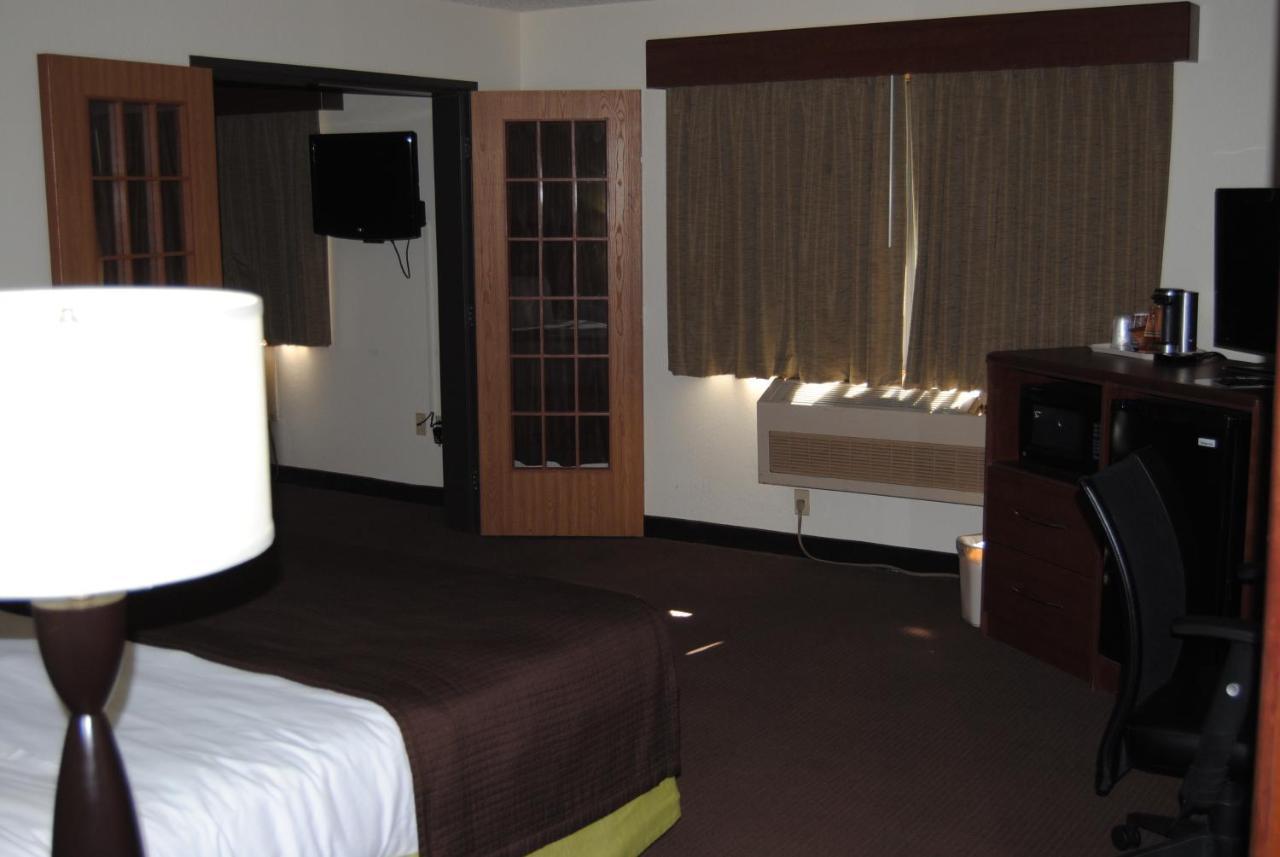 Americinn By Wyndham Grand Rapids Exterior photo